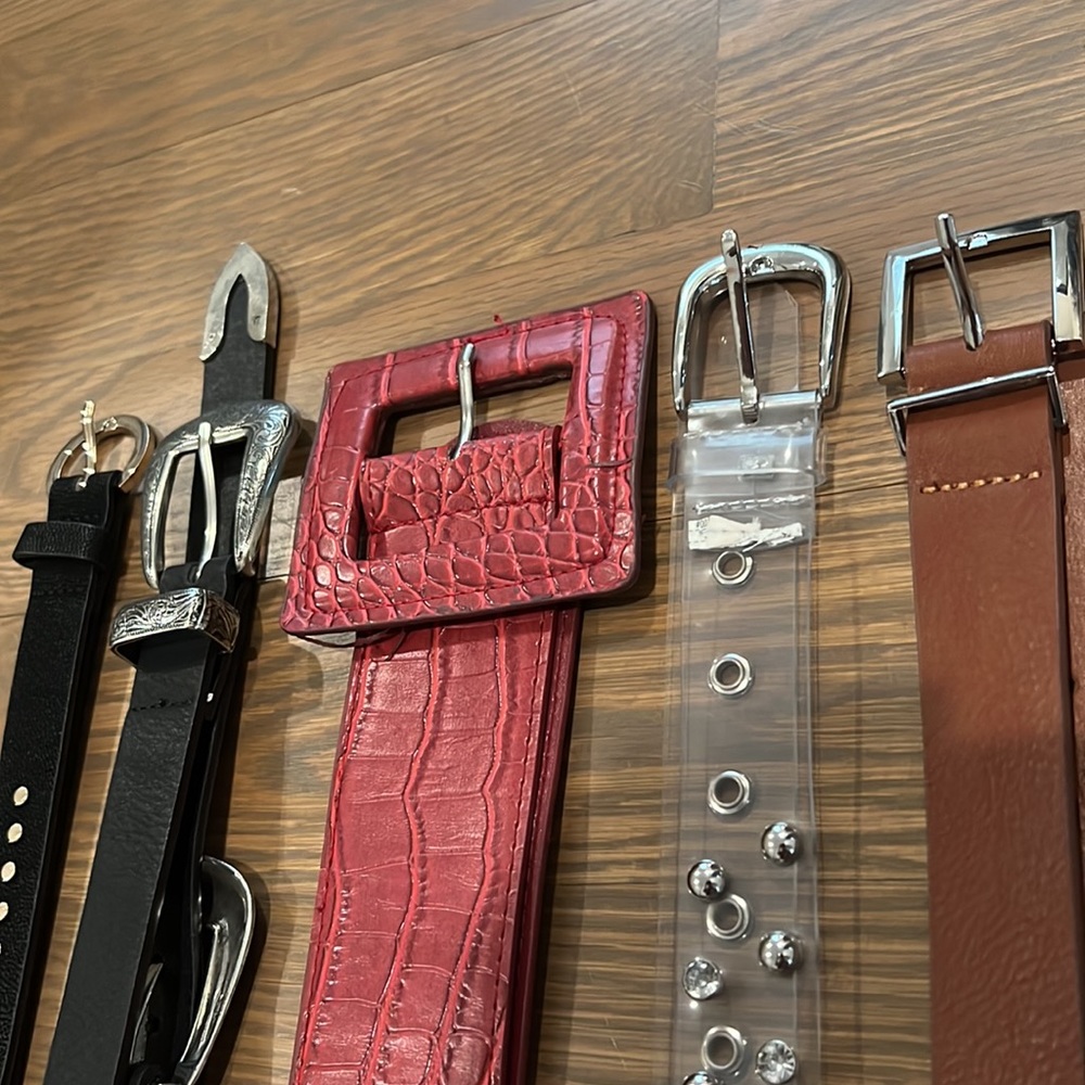 5  stylish belts, great condition! Size ML